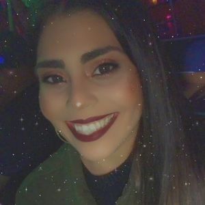 Meet your Posher, Daniella